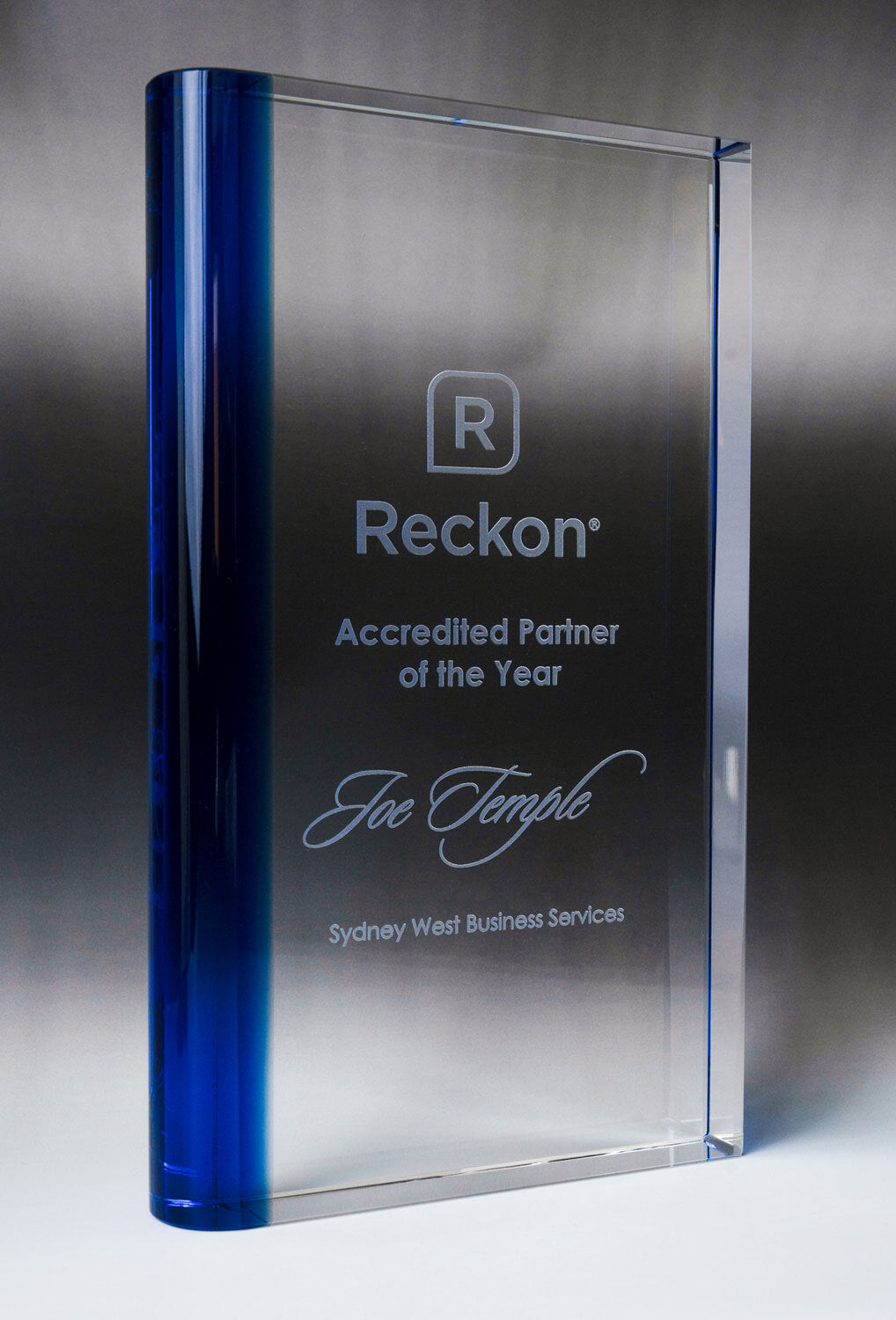 Crystal-Vertical Single Edged Curved Block